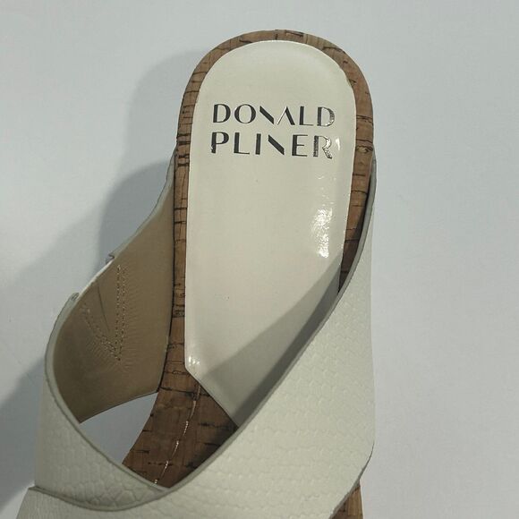 Donald Pliner Wedge Sandals Women’s Size 7.5 Color White Leather Cork Heel - Picture 10 of 11